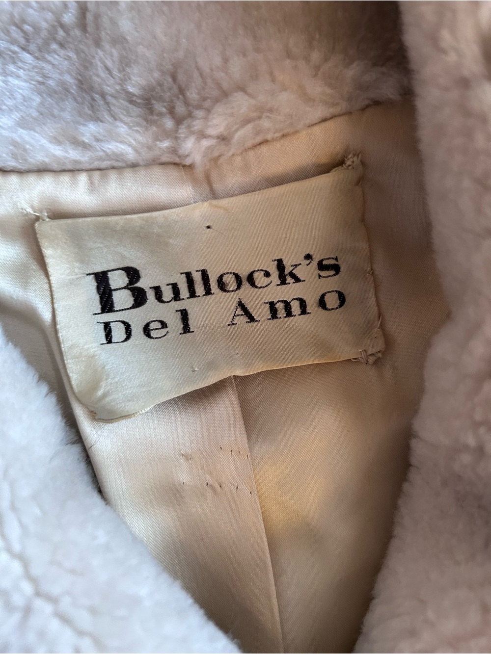 Authentic 1970s Vintage Sportowne Faux Fur Coat Bullock's Del Amo size M - Picture 3 of 12